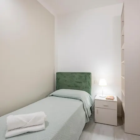 La Casa Sul Naviglio Di Debora Milán