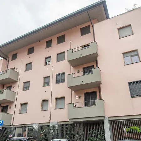 La Casa Sul Naviglio Di Debora Daire