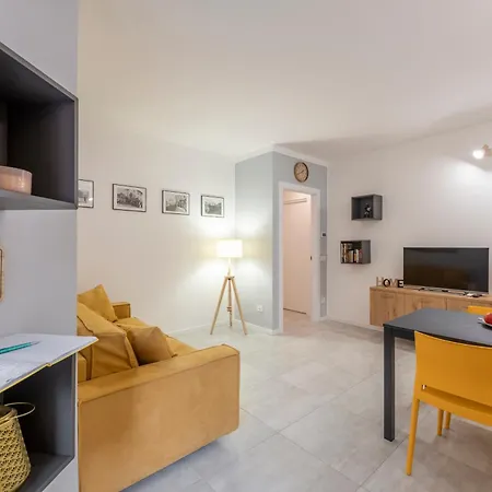 La Casa Sul Naviglio Di Debora Milán