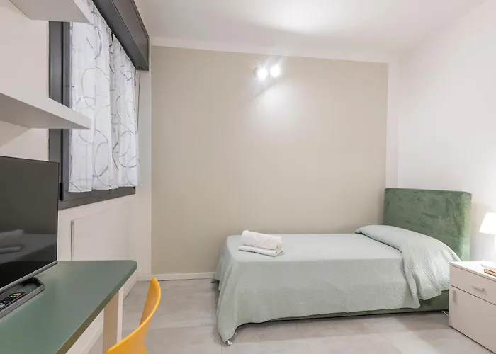 La Casa Sul Naviglio Di Debora Daire Milano