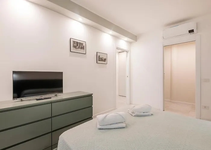 La Casa Sul Naviglio Di Debora Daire